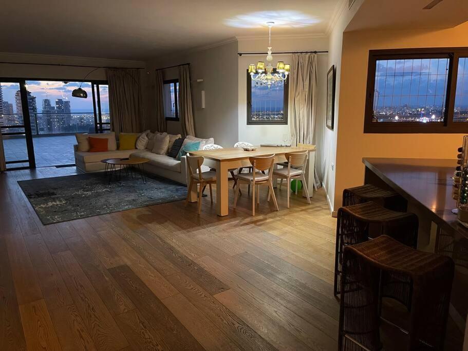 דירות רמת גן Beautiful Penthouse W/Amazing View, Prime Location מראה חיצוני תמונה